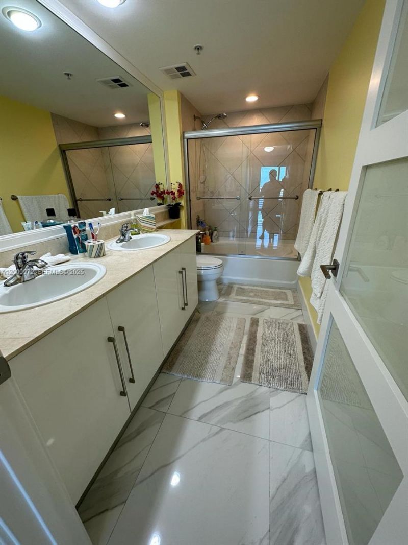 325 Biscayne Blvd, Unit 2523, Miami, FL 33131 Photo