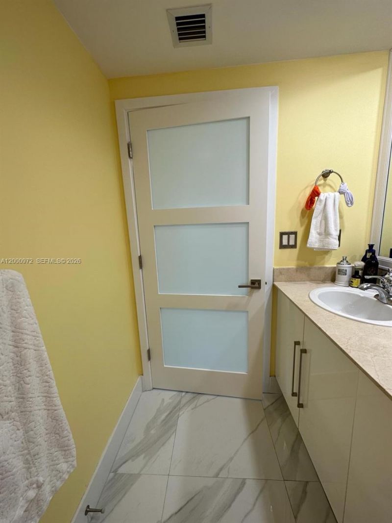 325 Biscayne Blvd, Unit 2523, Miami, FL 33131 Photo
