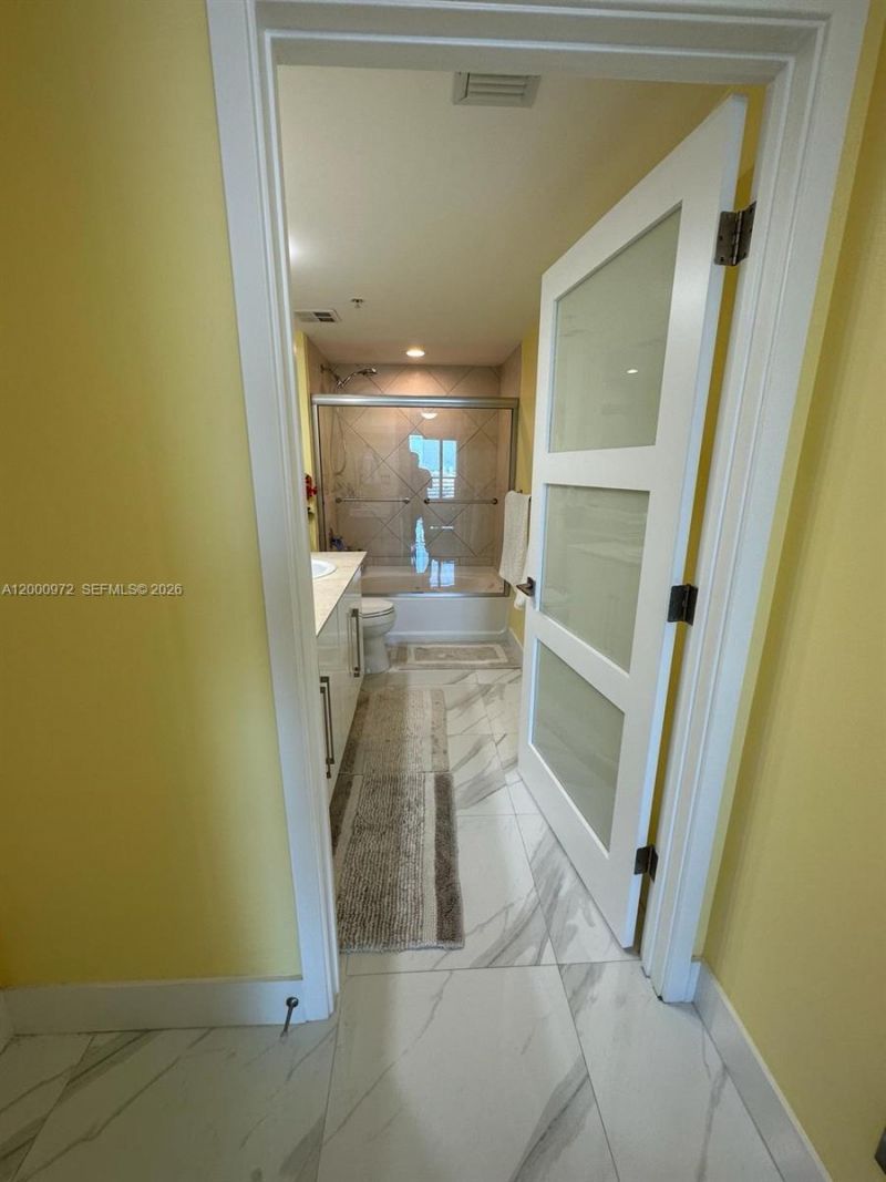 325 Biscayne Blvd, Unit 2523, Miami, FL 33131 Photo