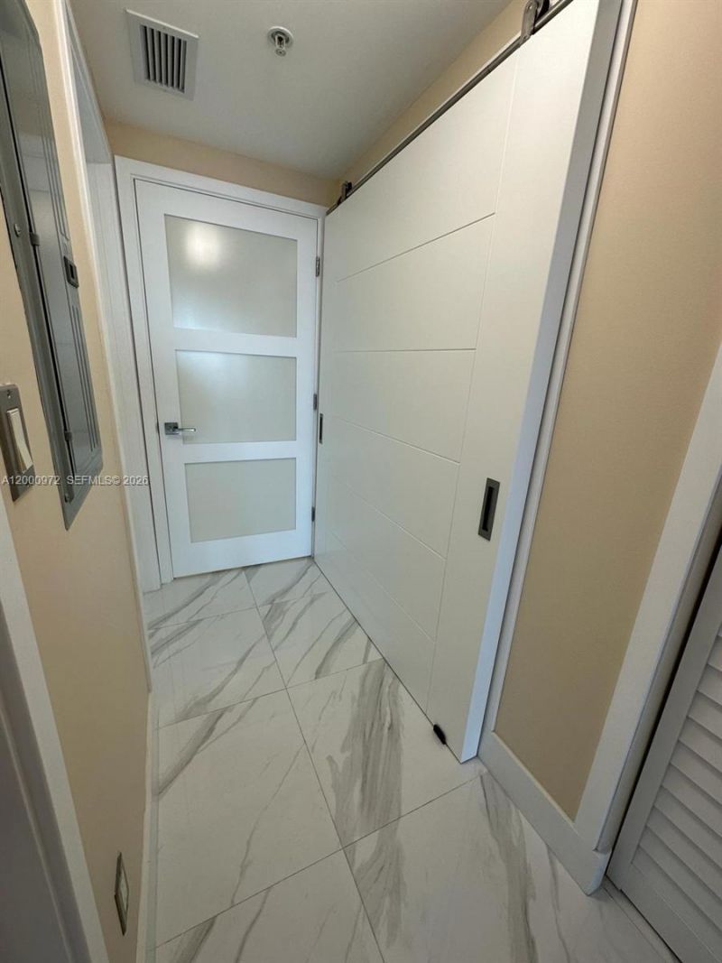 325 Biscayne Blvd, Unit 2523, Miami, FL 33131 Photo