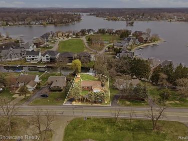 3330 Benstein Road, Commerce Twp, MI 48382