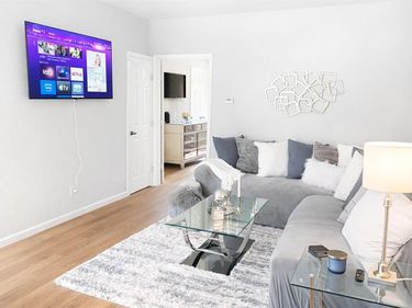 5620 Live Oak Street, Unit 201, Dallas, TX 75206