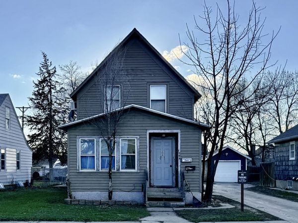 1208 S 2nd Street, Aberdeen, SD 57401
