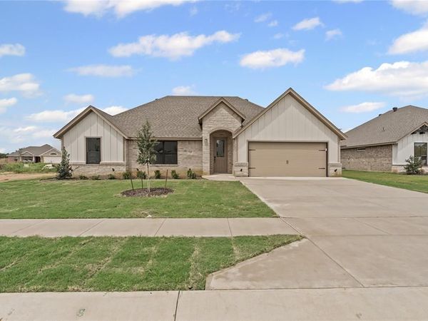 725 Jameson Street, Springtown, TX 76082