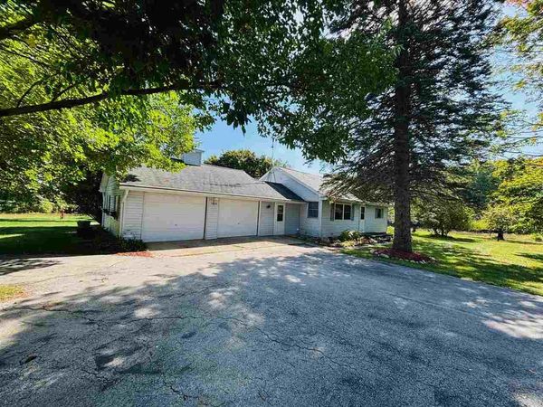 2528 Muckle Rd, Central Lake, MI 49622