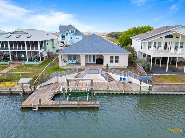 204 Lands End, Rockport, TX 78382