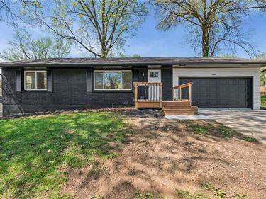 6408 N Central Street, Gladstone, MO 64118