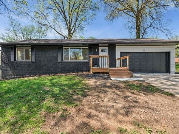 6408 N Central Street, Gladstone, MO 64118