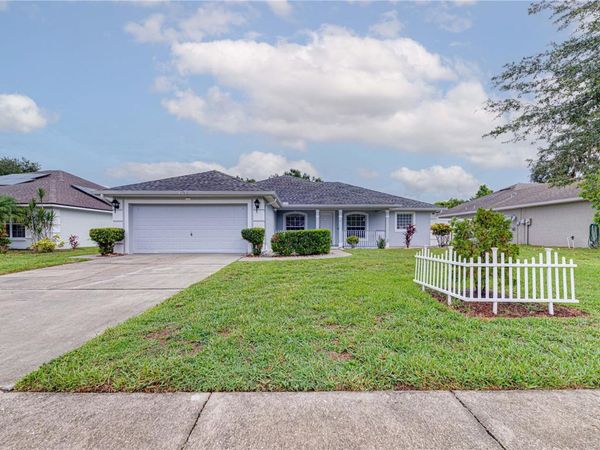 1176 LAKE PLACE COURT , LAKELAND, FL 33805