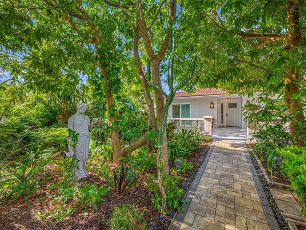 1764 LINWOOD CIRCLE, CLEARWATER, FL 33755