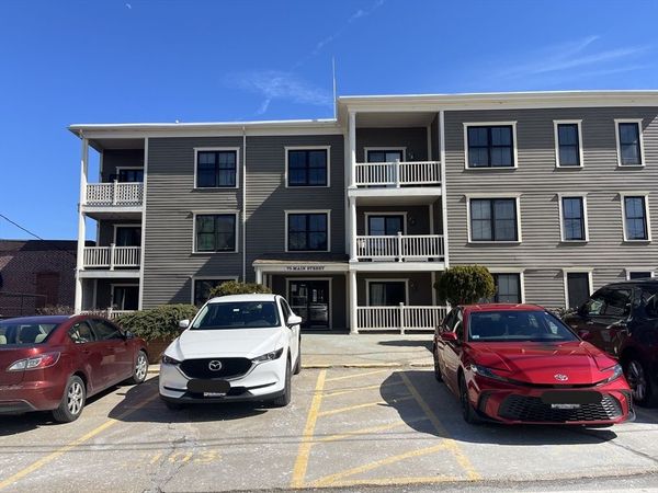 75 Main St, Unit 104, Amesbury, MA 01913