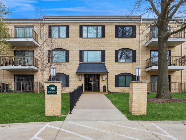 190 Cottage Grove Avenue SE, Unit 224, Cedar Rapids, IA 52403