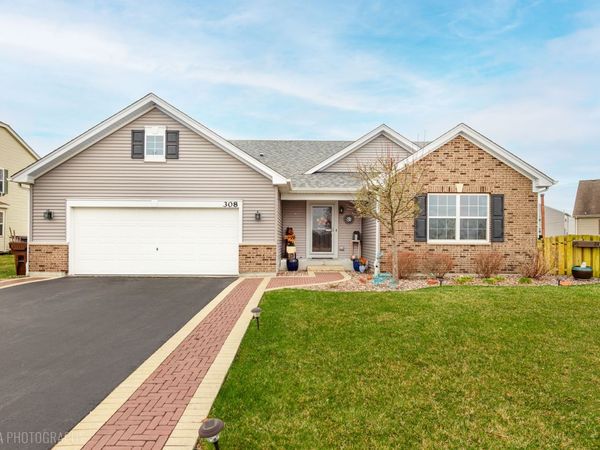 308 Fieldstone Drive , Woodstock, IL 60098