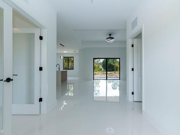 402 Thompson AVE, LEHIGH ACRES, FL 33972