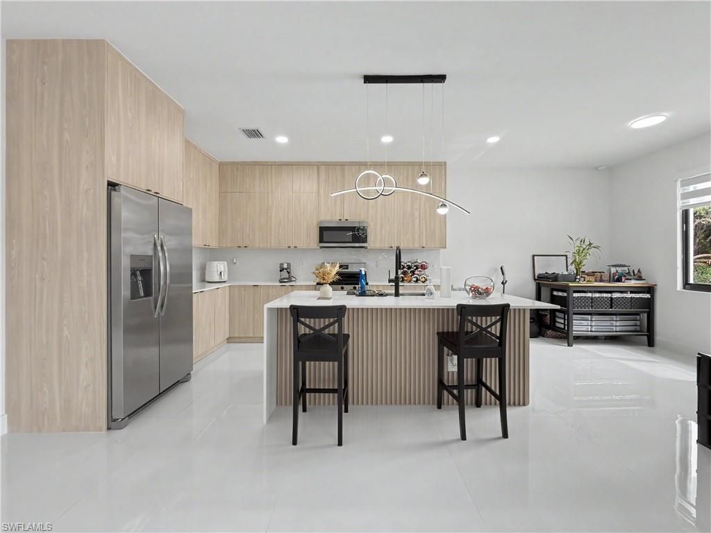 402 Thompson Ave, Lehigh Acres, FL 33972 Photo