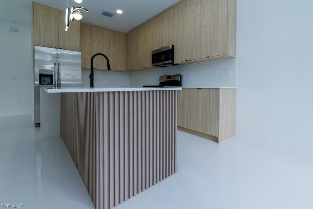 402 Thompson Ave, Lehigh Acres, FL 33972 Photo