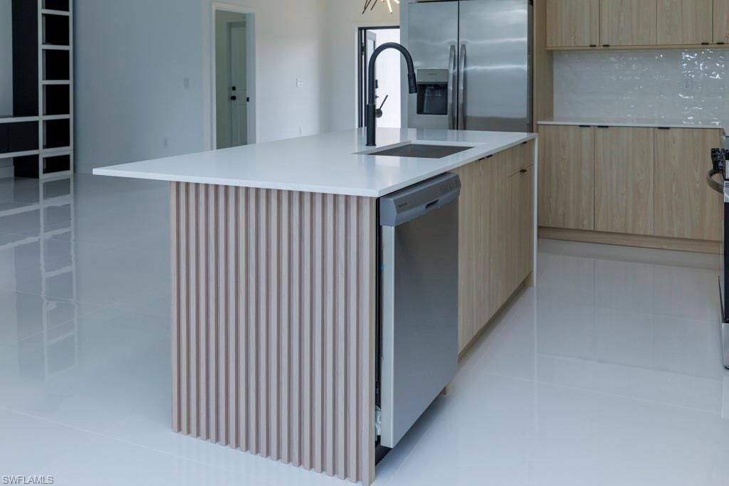 402 Thompson Ave, Lehigh Acres, FL 33972 Photo