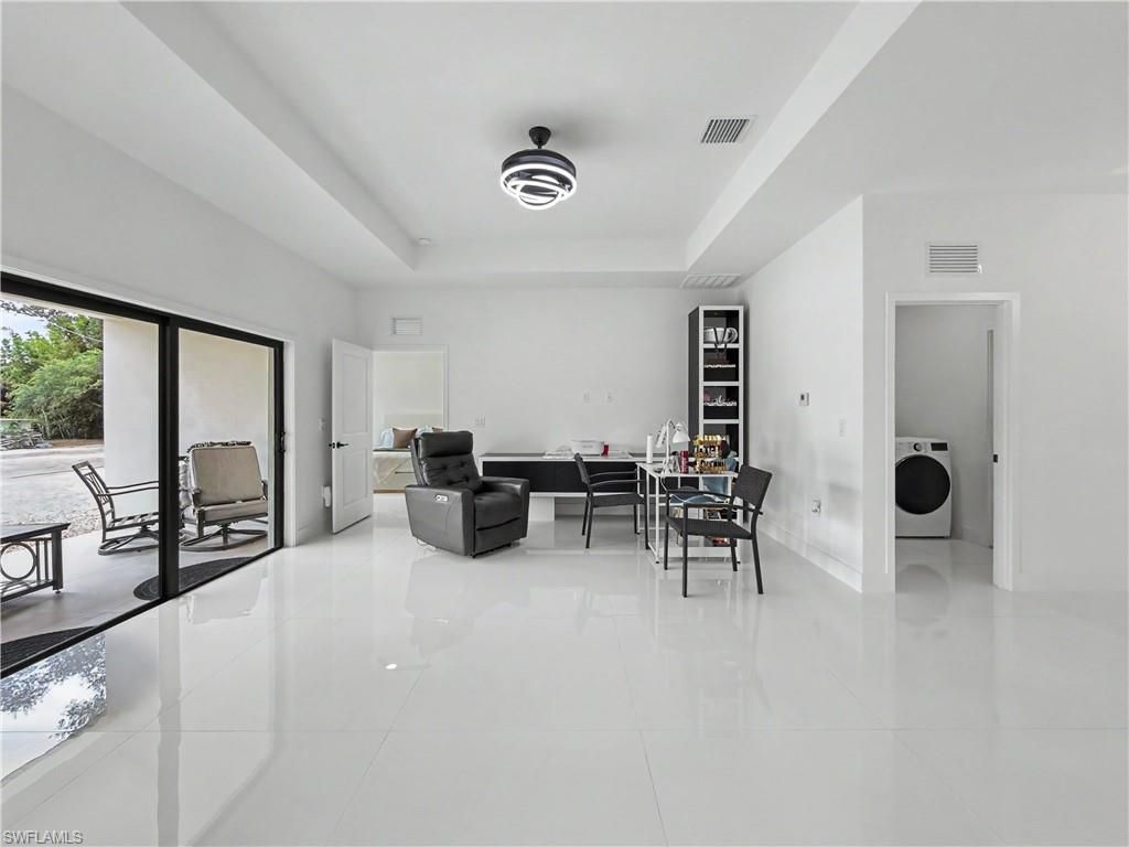 402 Thompson Ave, Lehigh Acres, FL 33972 Photo