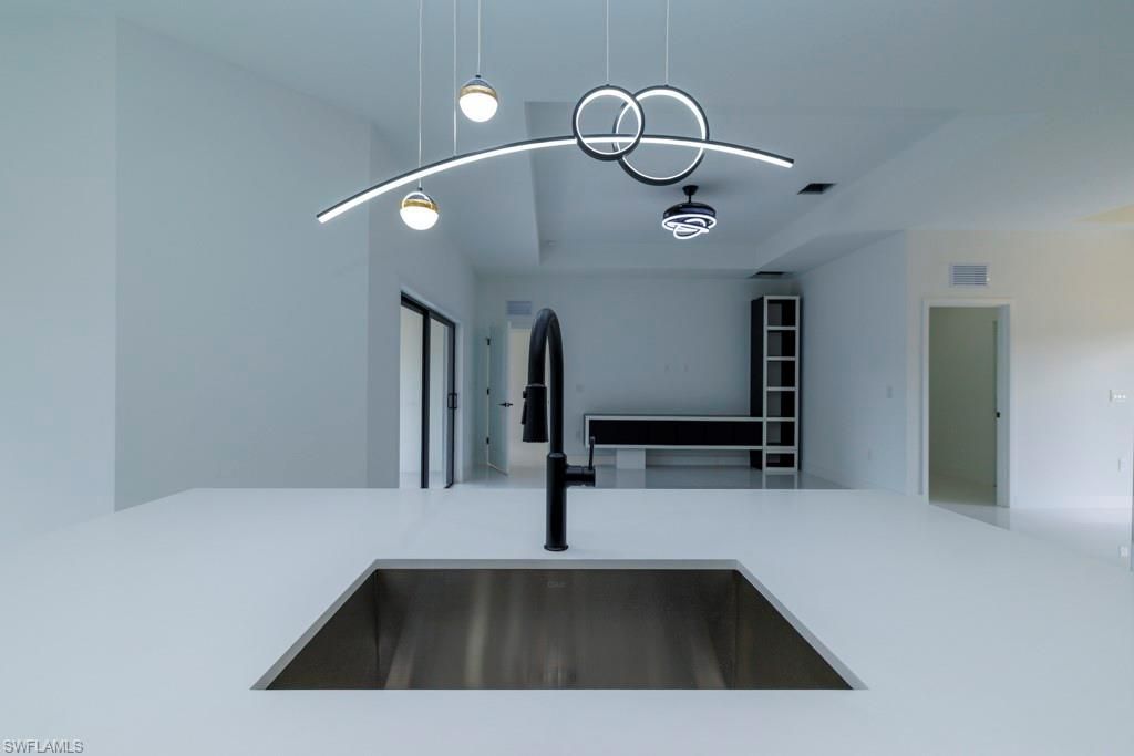 402 Thompson Ave, Lehigh Acres, FL 33972 Photo