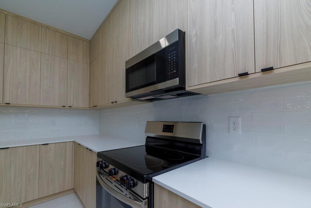 402 Thompson Ave, Lehigh Acres, FL 33972 Photo