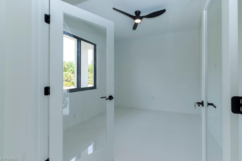 402 Thompson Ave, Lehigh Acres, FL 33972 Photo