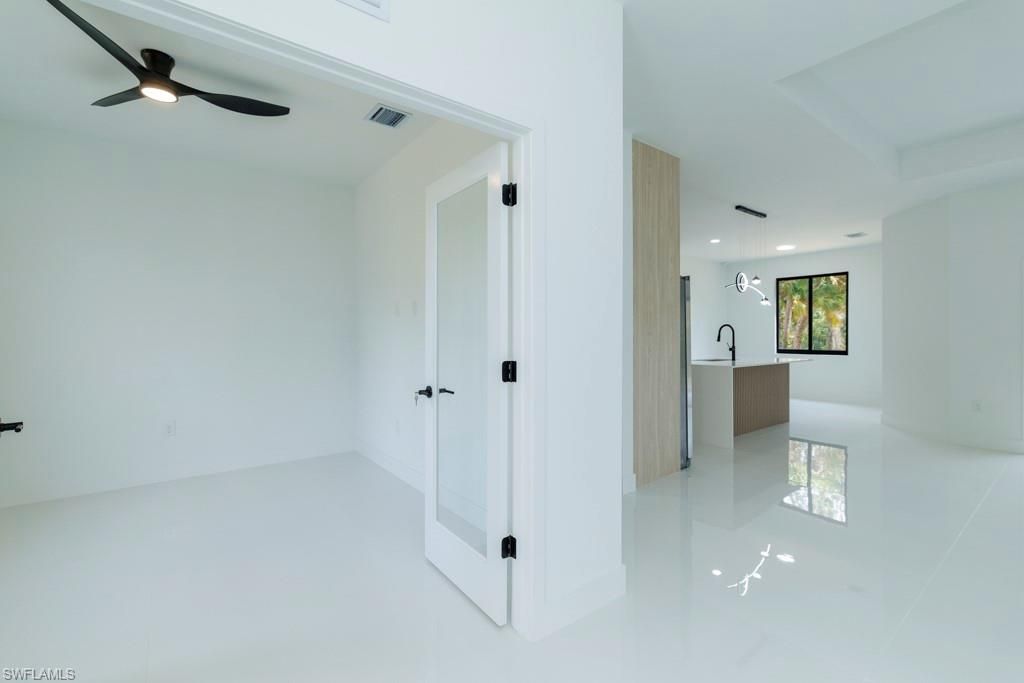 402 Thompson Ave, Lehigh Acres, FL 33972 Photo