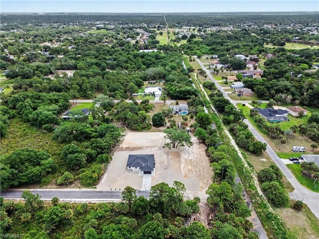 402 Thompson Ave, Lehigh Acres, FL 33972 Photo