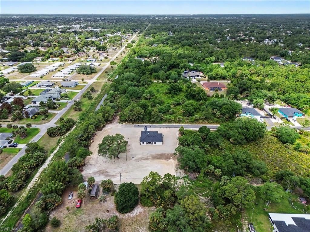 402 Thompson Ave, Lehigh Acres, FL 33972 Photo