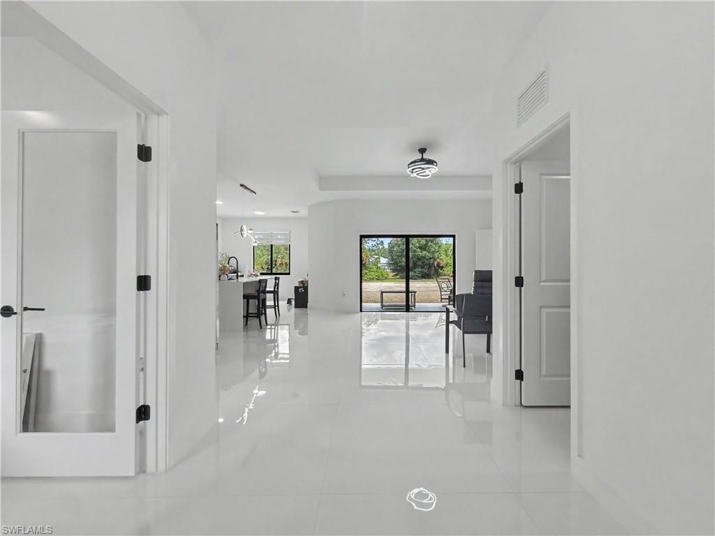 402 Thompson Ave, Lehigh Acres, FL 33972 Photo