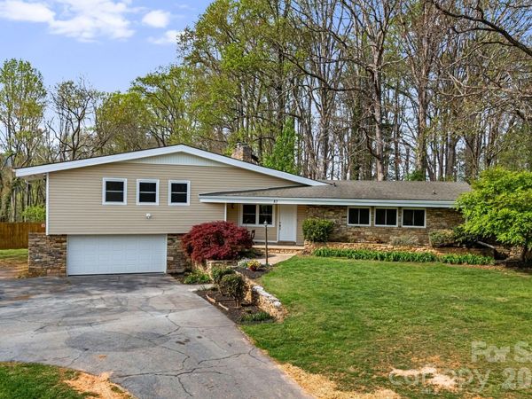 87 W Oakview Road, Asheville, NC 28806