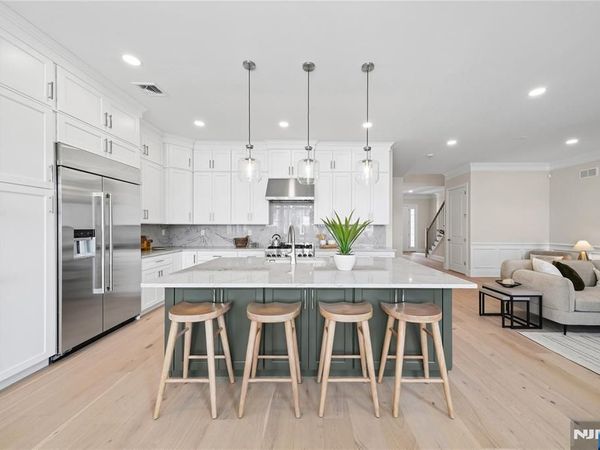 21 Muirfield Lane, RIVER VALE, NJ 07675