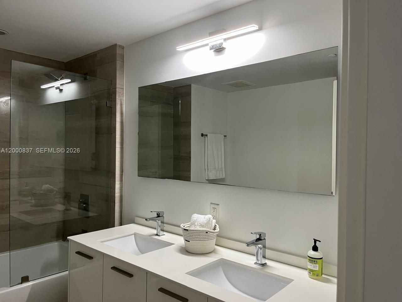 1300 Brickell Bay Dr, Unit 2307, Miami, FL 33131 Photo