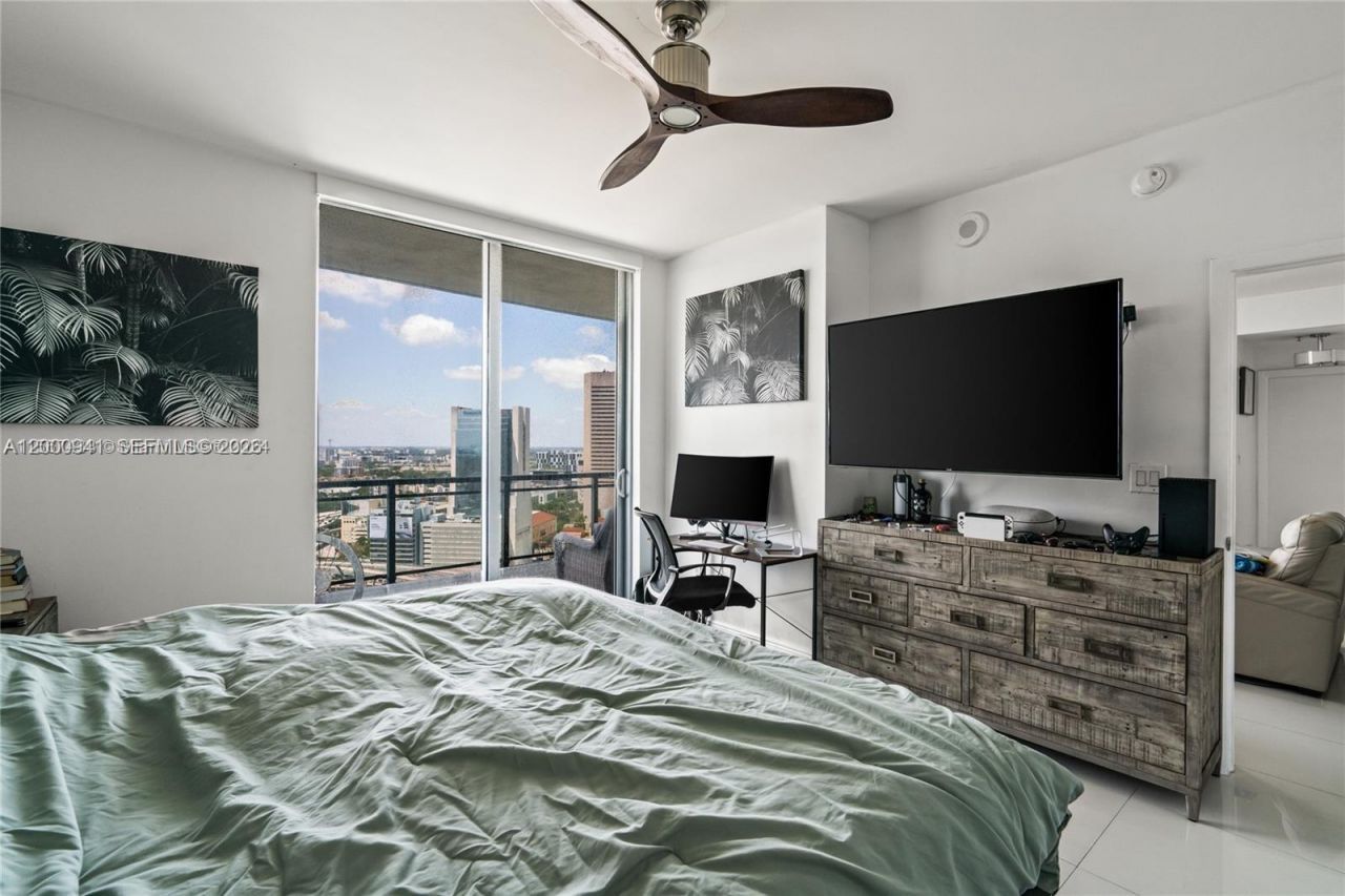 90 SW 3rd St, Unit 2908, Miami, FL 33130 Photo