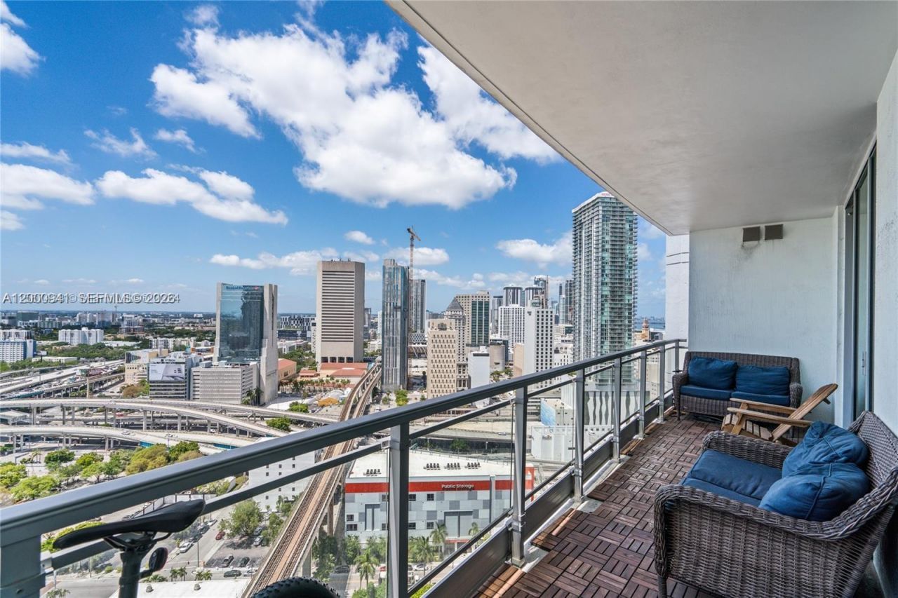 90 SW 3rd St, Unit 2908, Miami, FL 33130 Photo