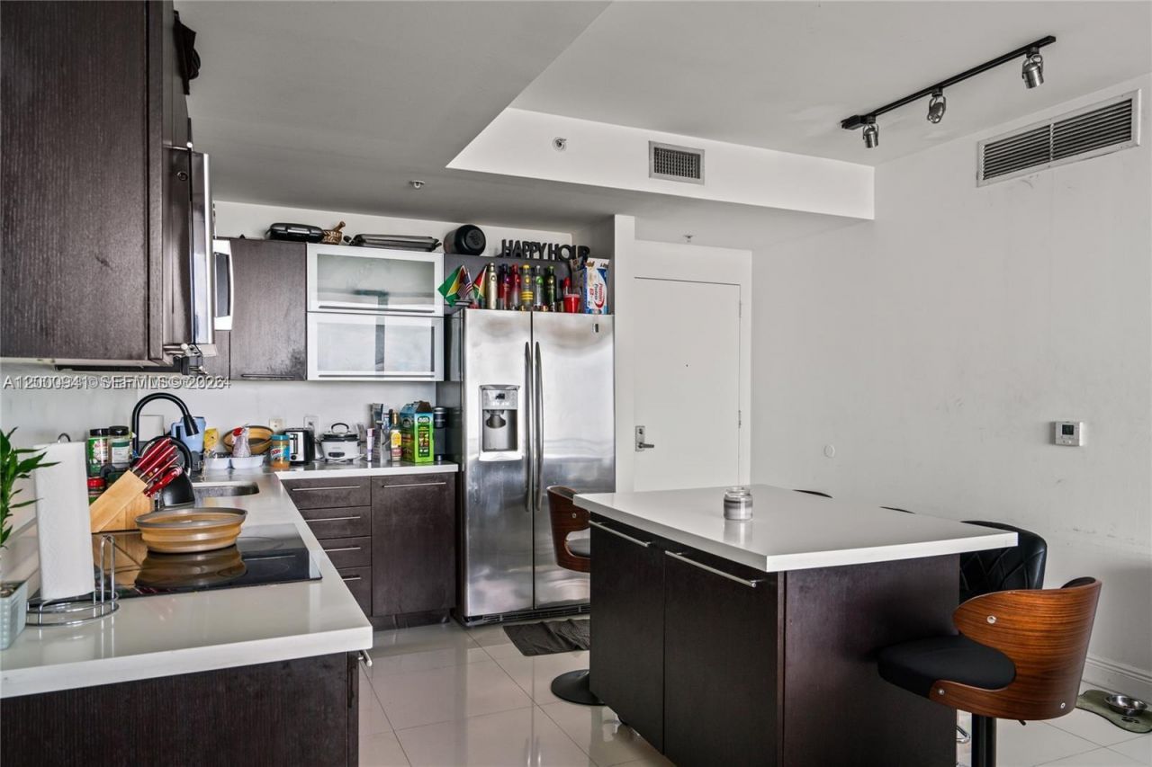 90 SW 3rd St, Unit 2908, Miami, FL 33130 Photo