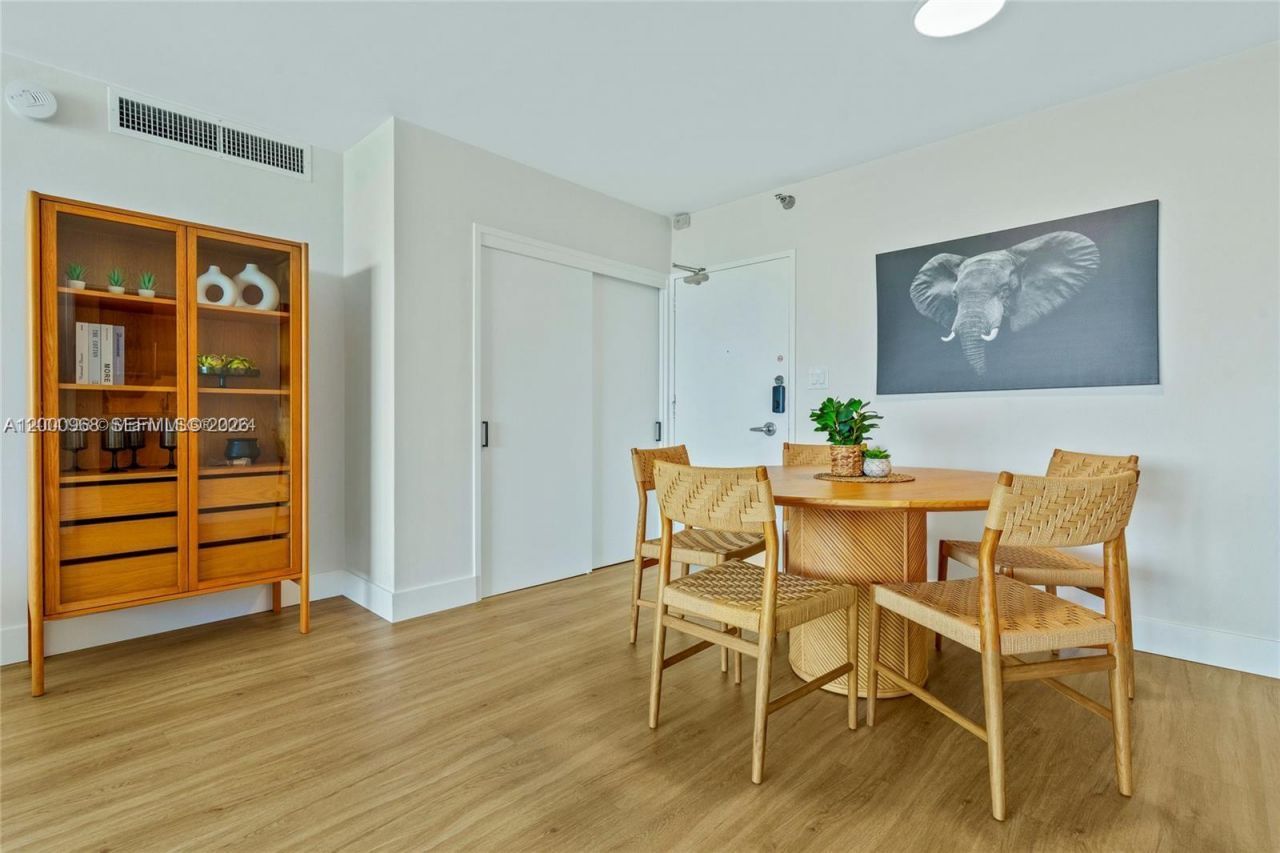 5161 Collins Ave, Unit 1006, Miami Beach, FL 33140 Photo