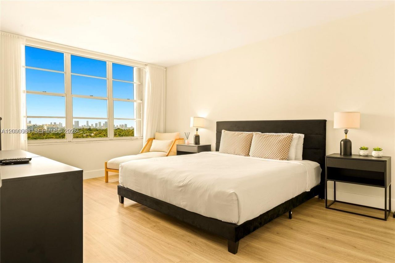 5161 Collins Ave, Unit 1006, Miami Beach, FL 33140 Photo