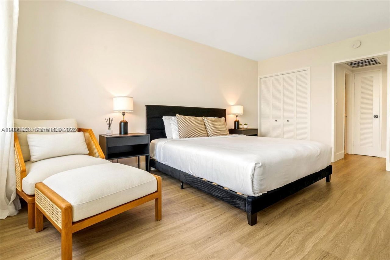 5161 Collins Ave, Unit 1006, Miami Beach, FL 33140 Photo