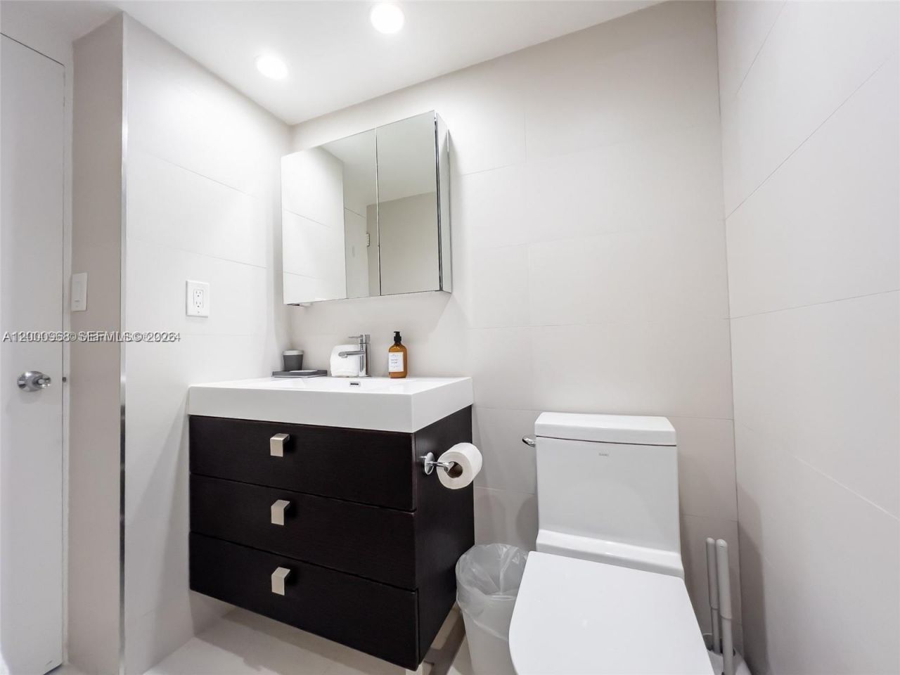 5161 Collins Ave, Unit 1006, Miami Beach, FL 33140 Photo