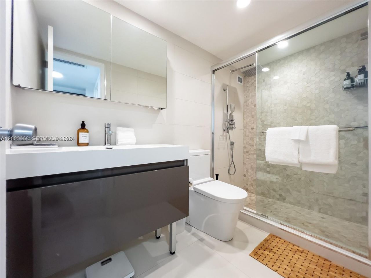 5161 Collins Ave, Unit 1006, Miami Beach, FL 33140 Photo