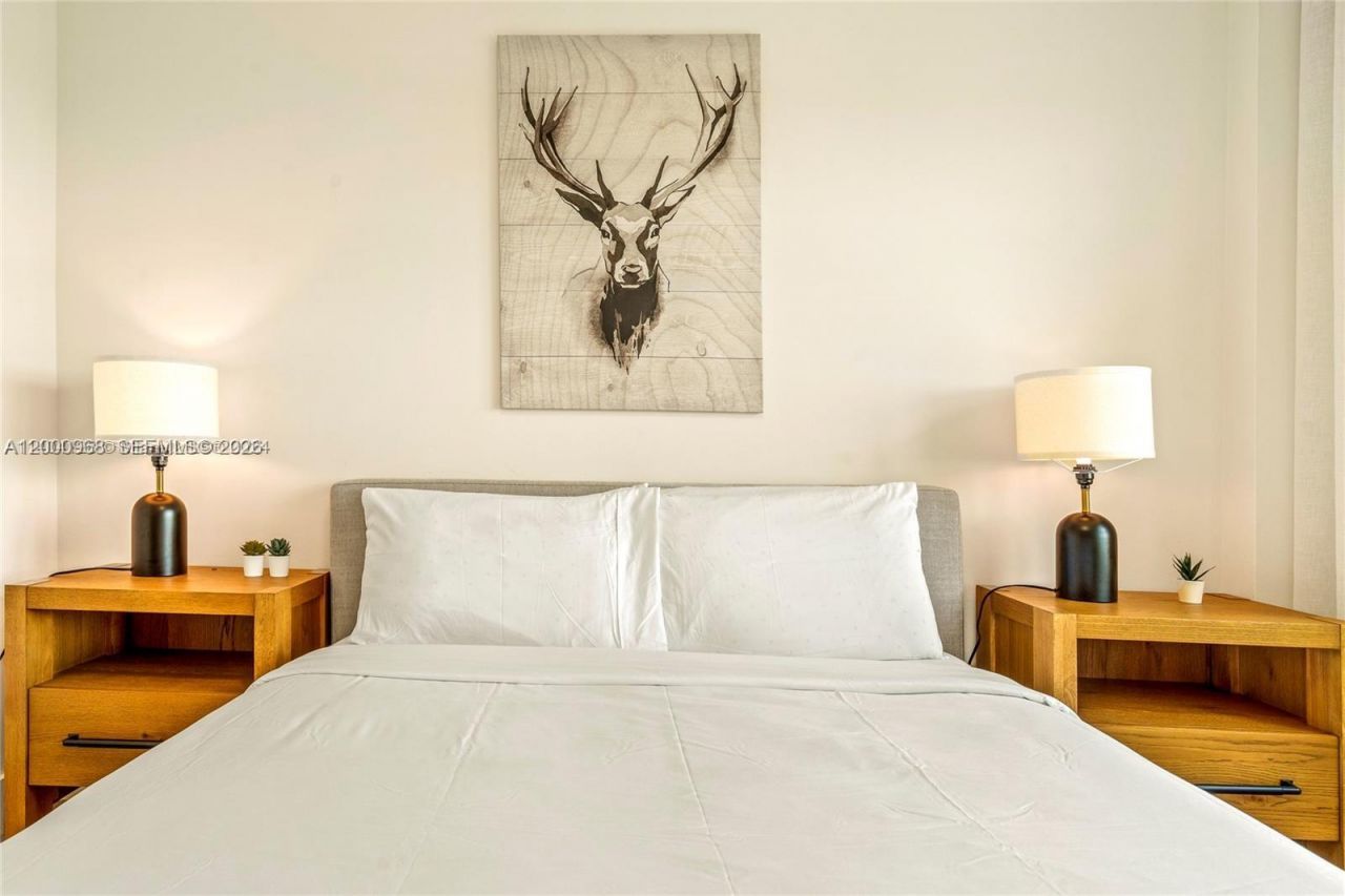 5161 Collins Ave, Unit 1006, Miami Beach, FL 33140 Photo