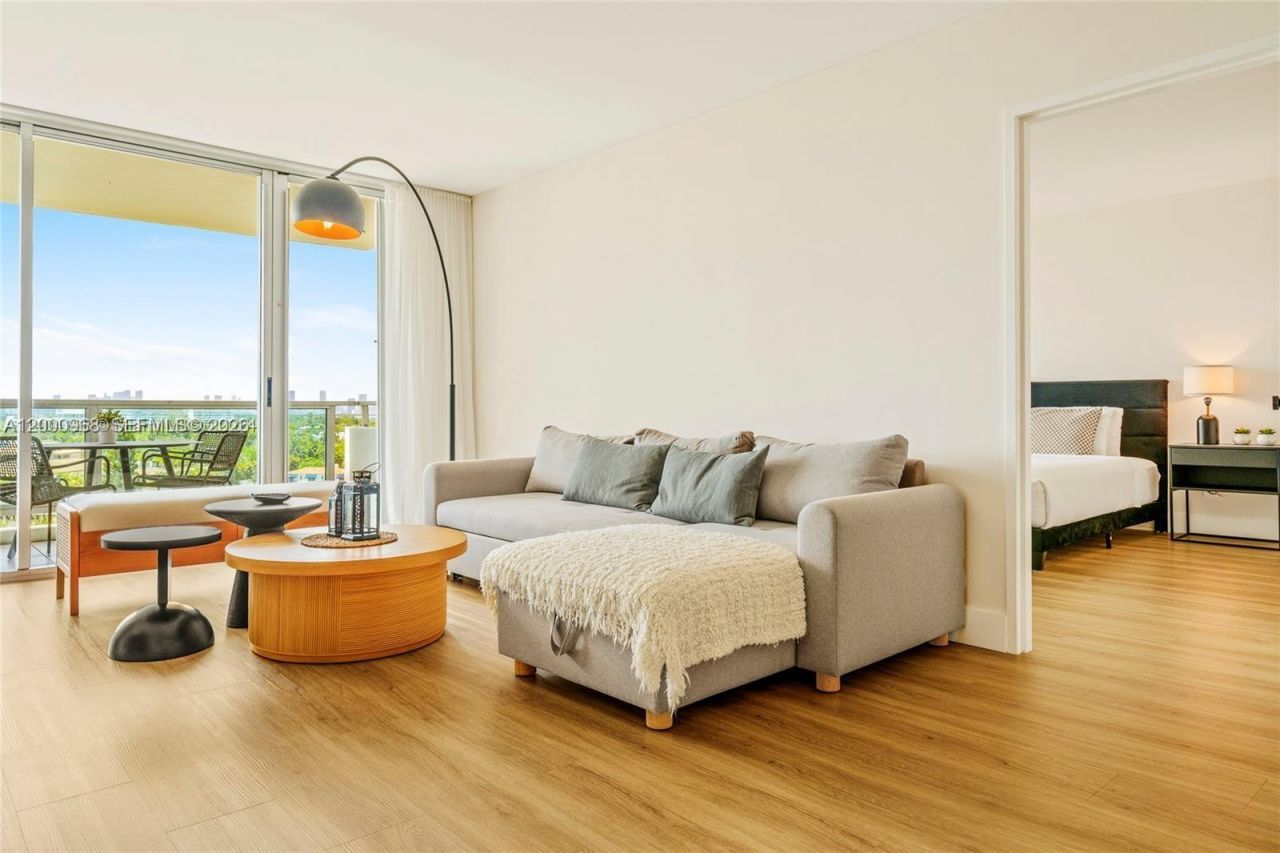 5161 Collins Ave, Unit 1006, Miami Beach, FL 33140 Photo