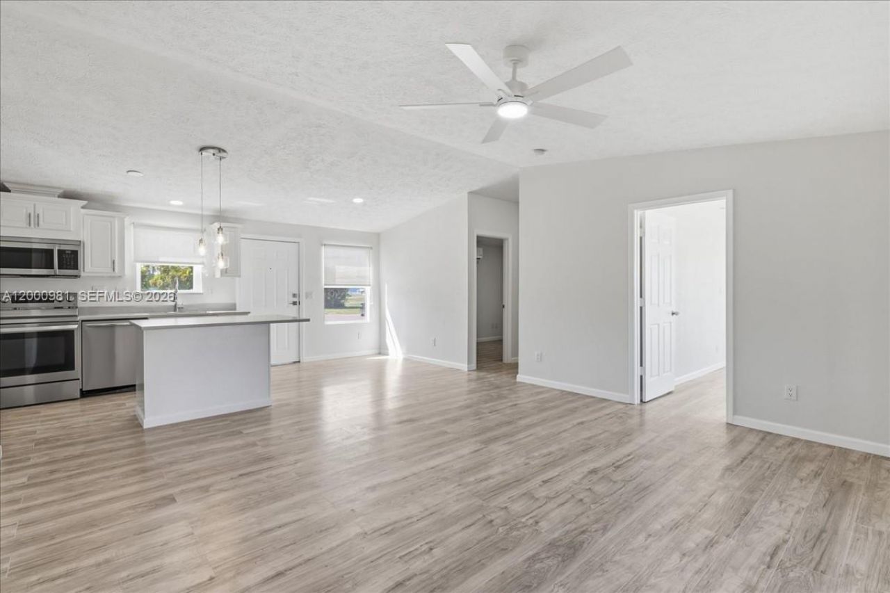 730 Chippewa, Fort Myers Beach, FL 33931 Photo