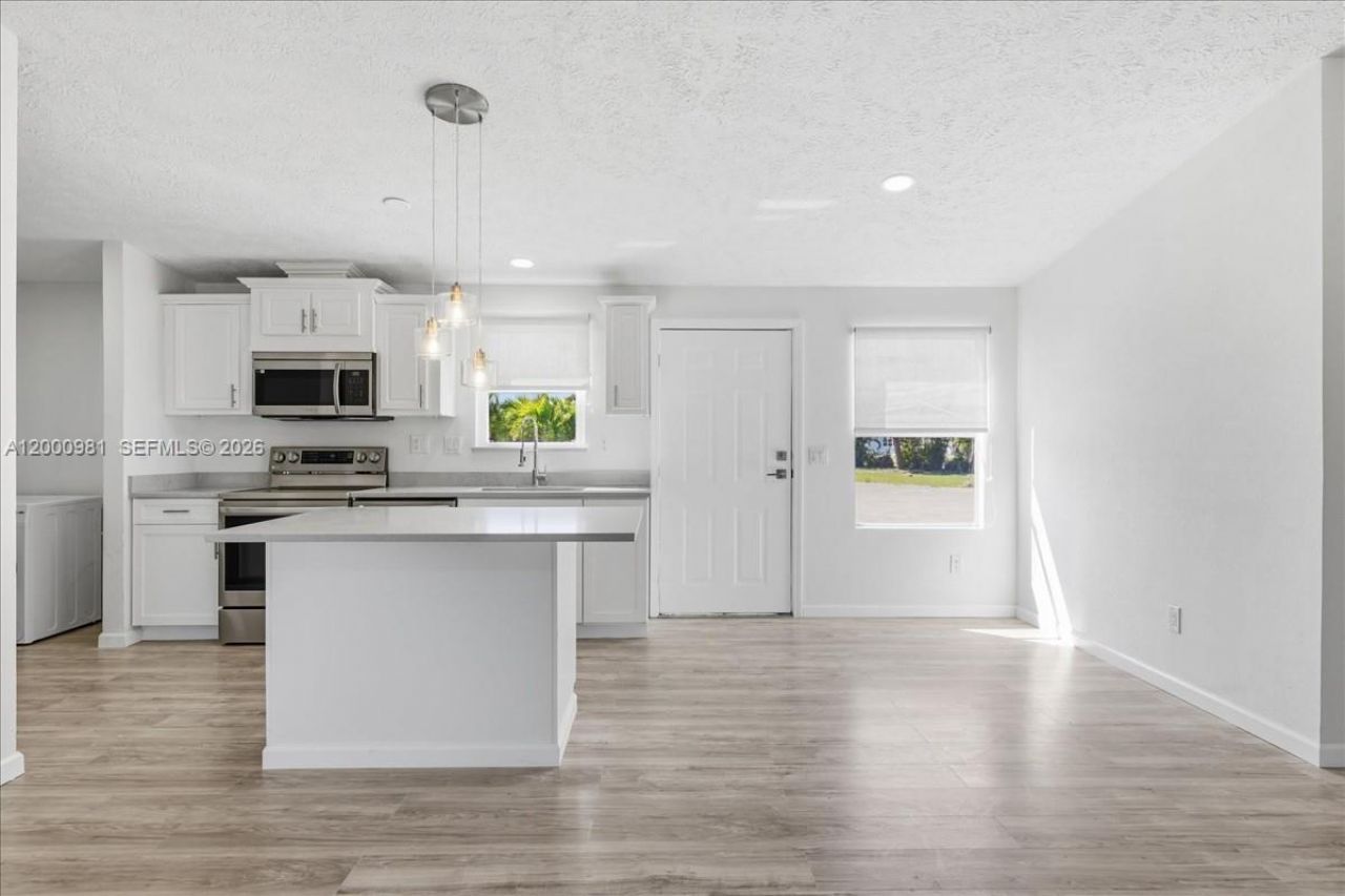 730 Chippewa, Fort Myers Beach, FL 33931 Photo