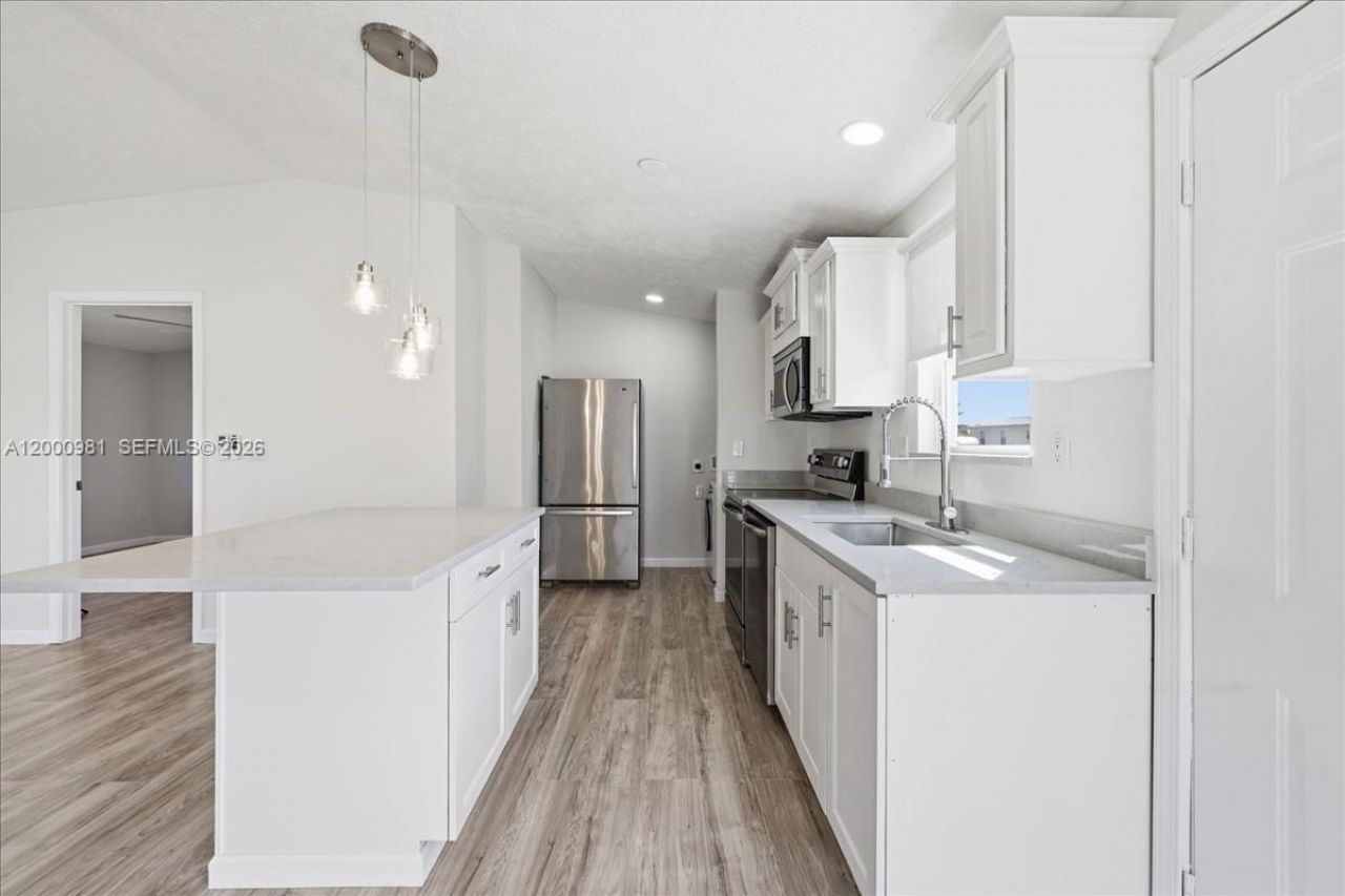 730 Chippewa, Fort Myers Beach, FL 33931 Photo
