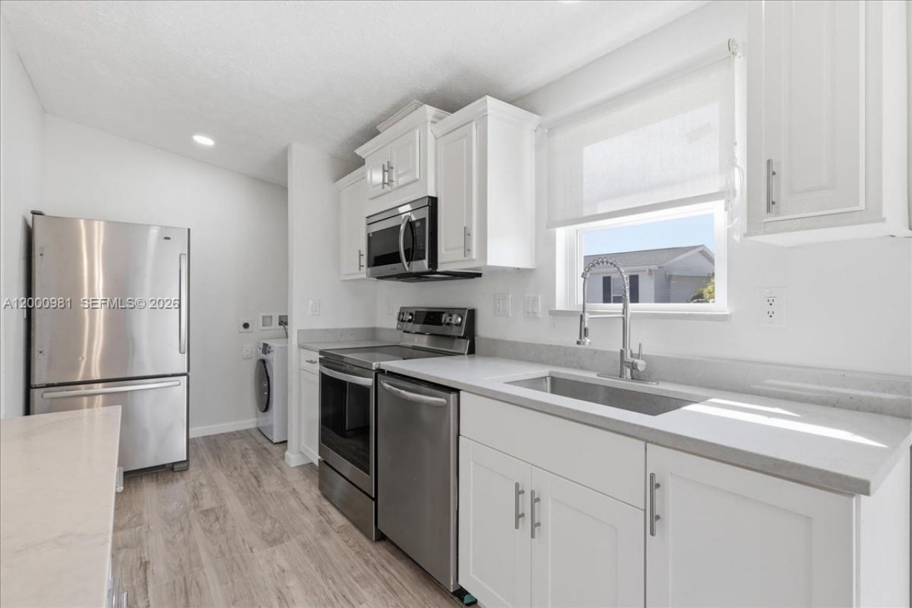 730 Chippewa, Fort Myers Beach, FL 33931 Photo