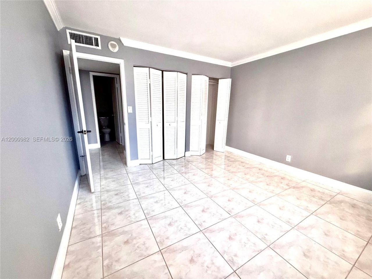 1825 S Ocean Dr, Unit 614, Hallandale Beach, FL 33009 Photo