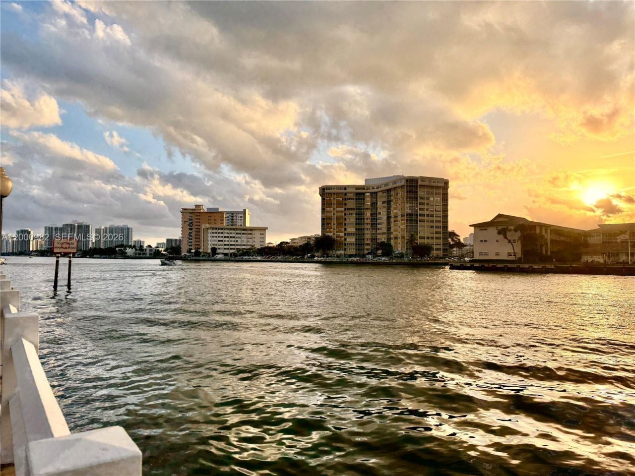 1825 S Ocean Dr, Unit 614, Hallandale Beach, FL 33009 Photo