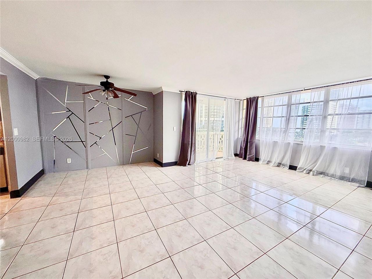 1825 S Ocean Dr, Unit 614, Hallandale Beach, FL 33009 Photo