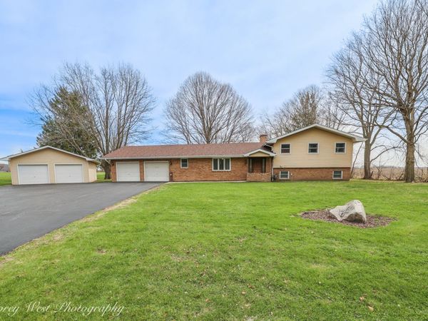 1S069 Green Road , Elburn, IL 60119